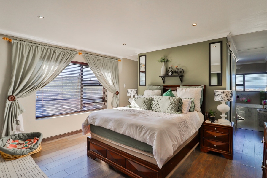 4 Bedroom Property for Sale in Island View Western Cape